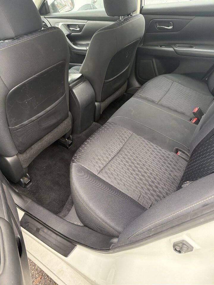 Used 2017 Nissan Altima 2.5 S w/ Power Driver Seat Package FWD image 10