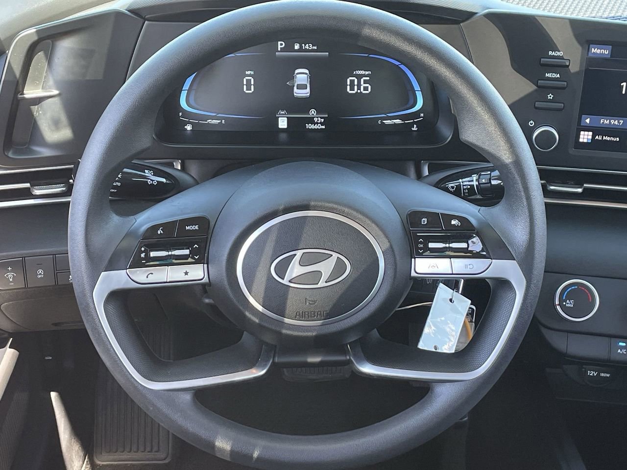 Certified 2024 Hyundai Elantra SE image 21