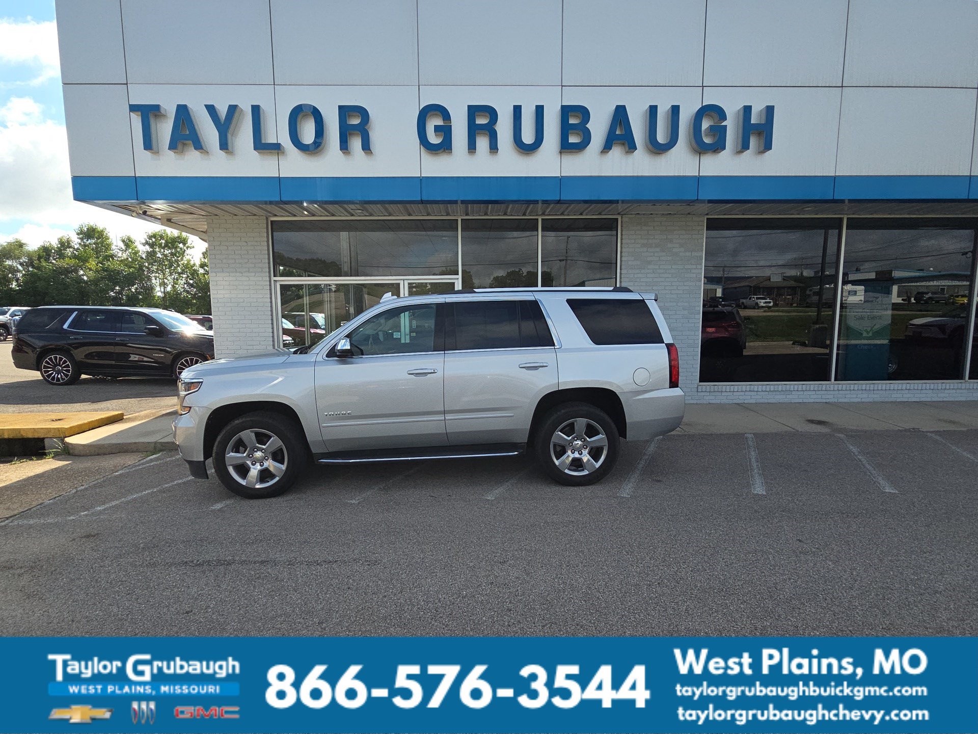 Used 2020 Chevrolet Tahoe Premier AWD/4WD image 1