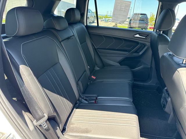 Used 2024 Volkswagen Tiguan SE R-Line AWD/4WD image 14