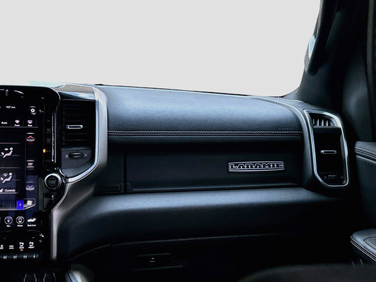 Used 2019 RAM 1500 Laramie w/ Sport Appearance Package AWD/4WD image 17
