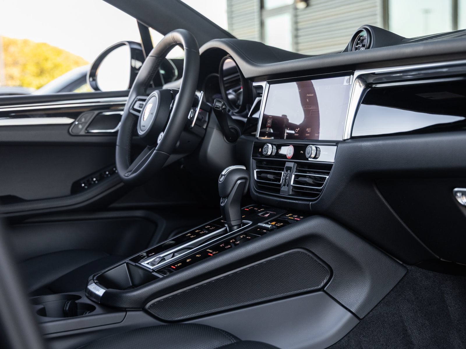 Certified 2026 Porsche Macan AWD/4WD image 46
