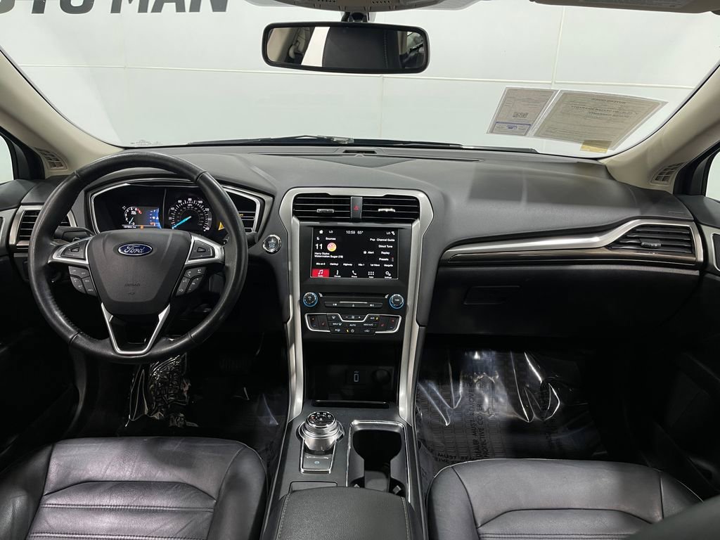 Used 2017 Ford Fusion SE w/ Fusion SE Technology Package image 17