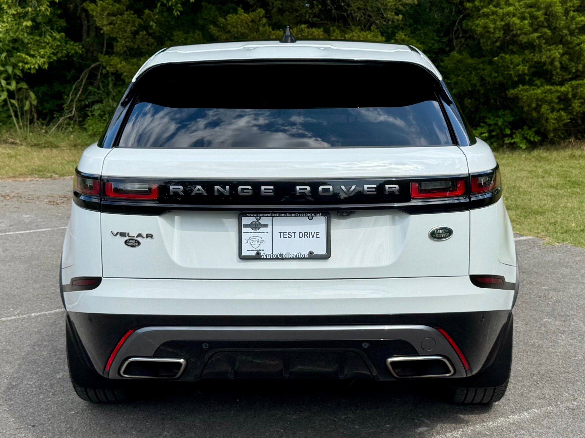 Used 2023 Land Rover Range Rover Velar R-Dynamic S image 6