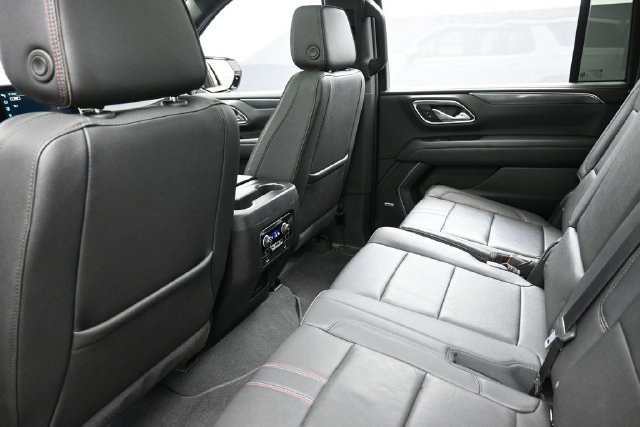 Used 2024 Chevrolet Suburban RST w/ Luxury Package AWD/4WD image 25