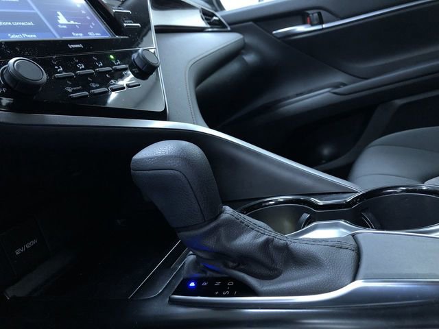 Certified 2020 Toyota Camry LE image 28