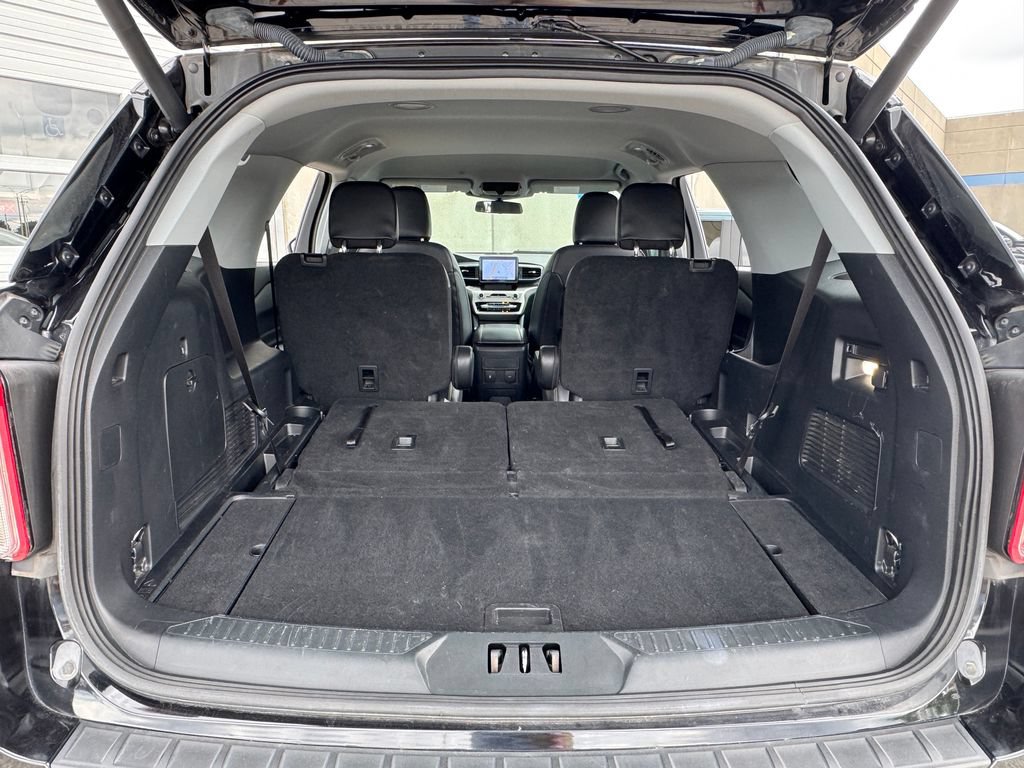 Used 2022 Ford Explorer XLT w/ Equipment Group 202A AWD/4WD image 30