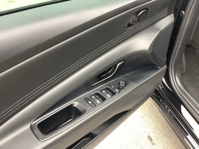 Used 2025 Hyundai Elantra SEL image 17