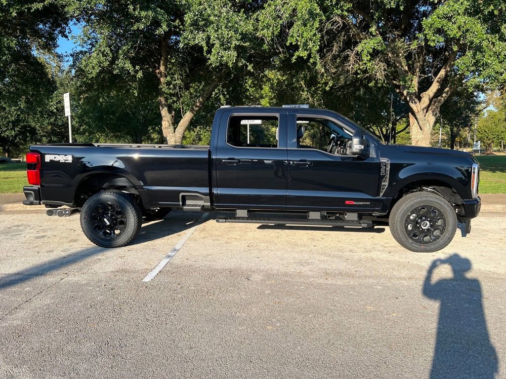 New 2026 Ford F350 Lariat w/ Black Appearance Package image 8