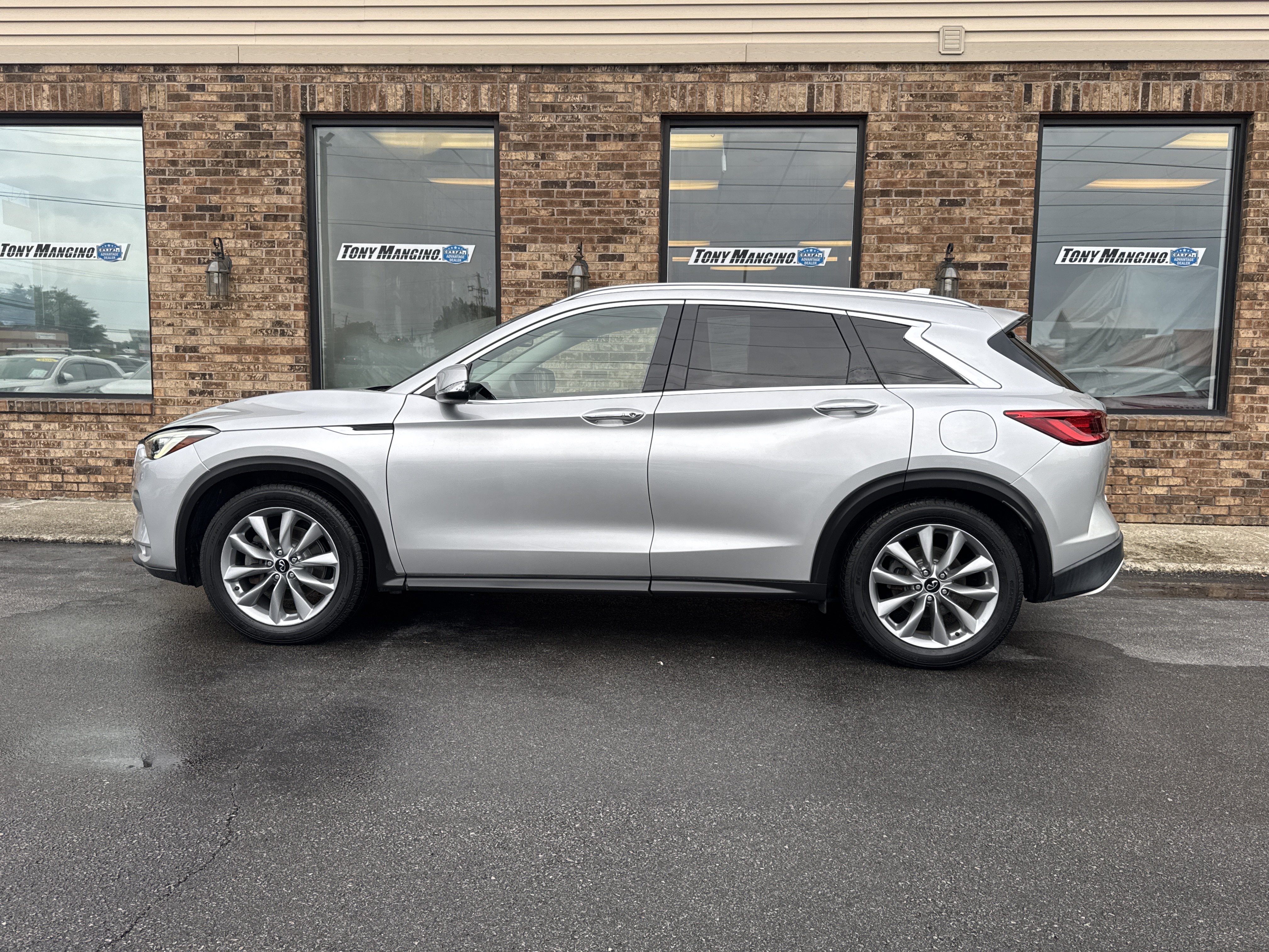 Used 2020 INFINITI QX50 Luxe w/ Navigation Package AWD/4WD image 2