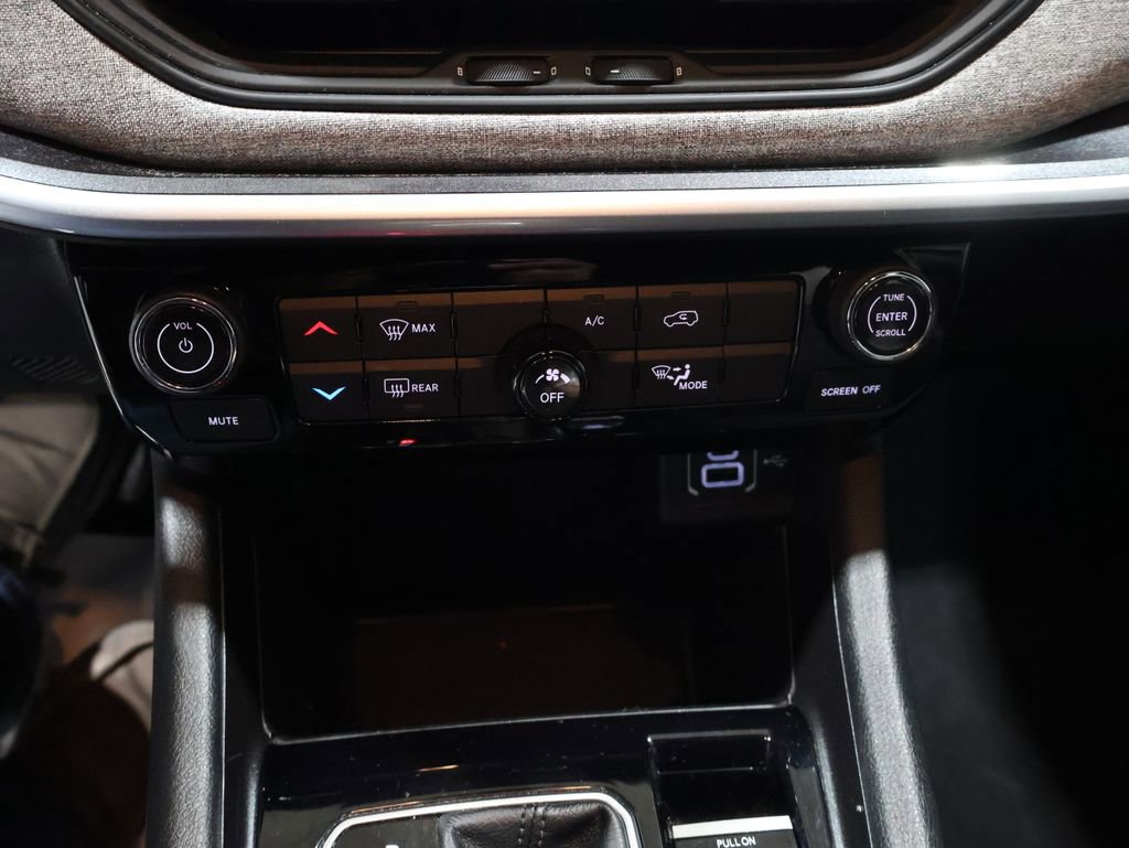 Certified 2023 Jeep Compass Latitude image 28