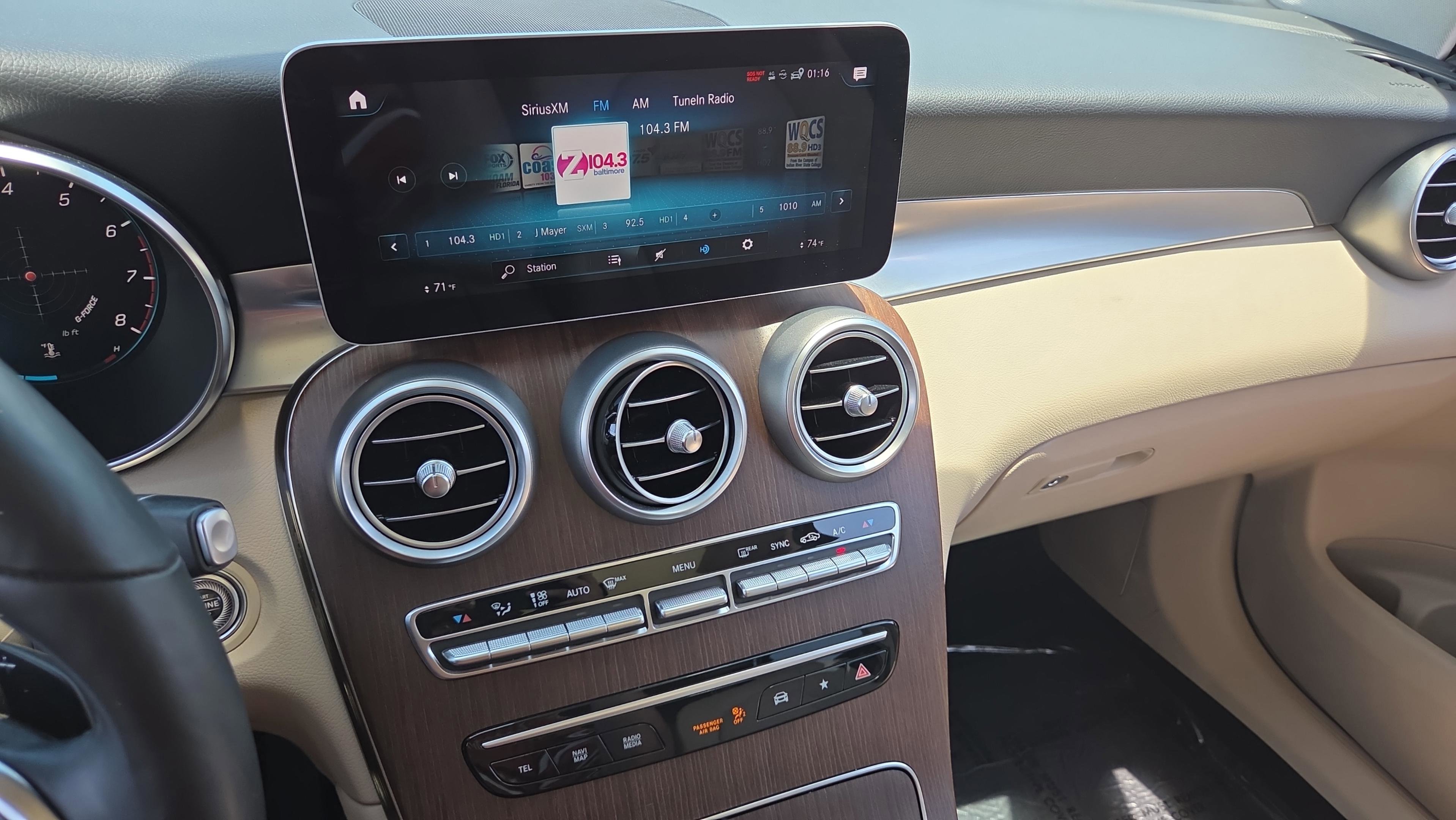 Used 2020 Mercedes-Benz GLC 300 4MATIC image 25
