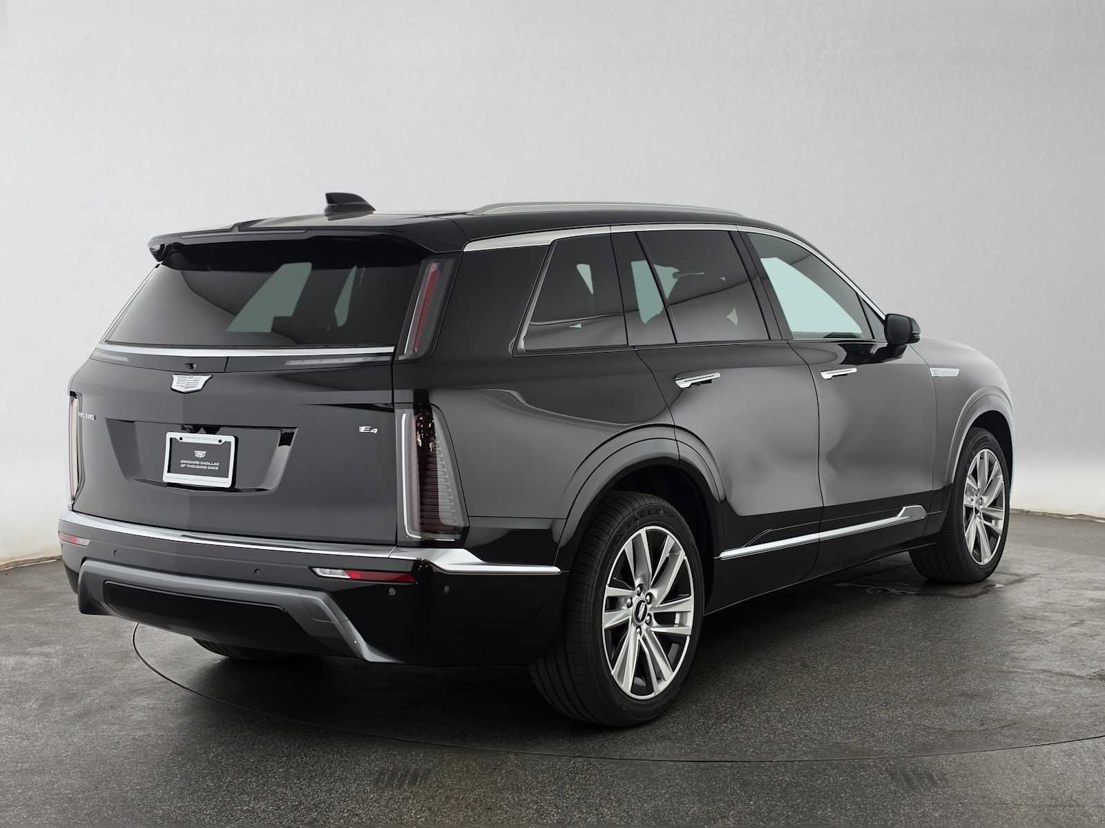 New 2027 Cadillac Vistiq Luxury AWD/4WD image 3