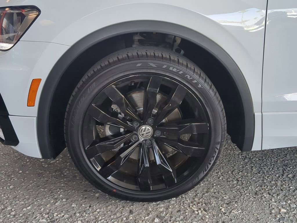 Used 2021 Volkswagen Tiguan SE R-Line FWD image 34
