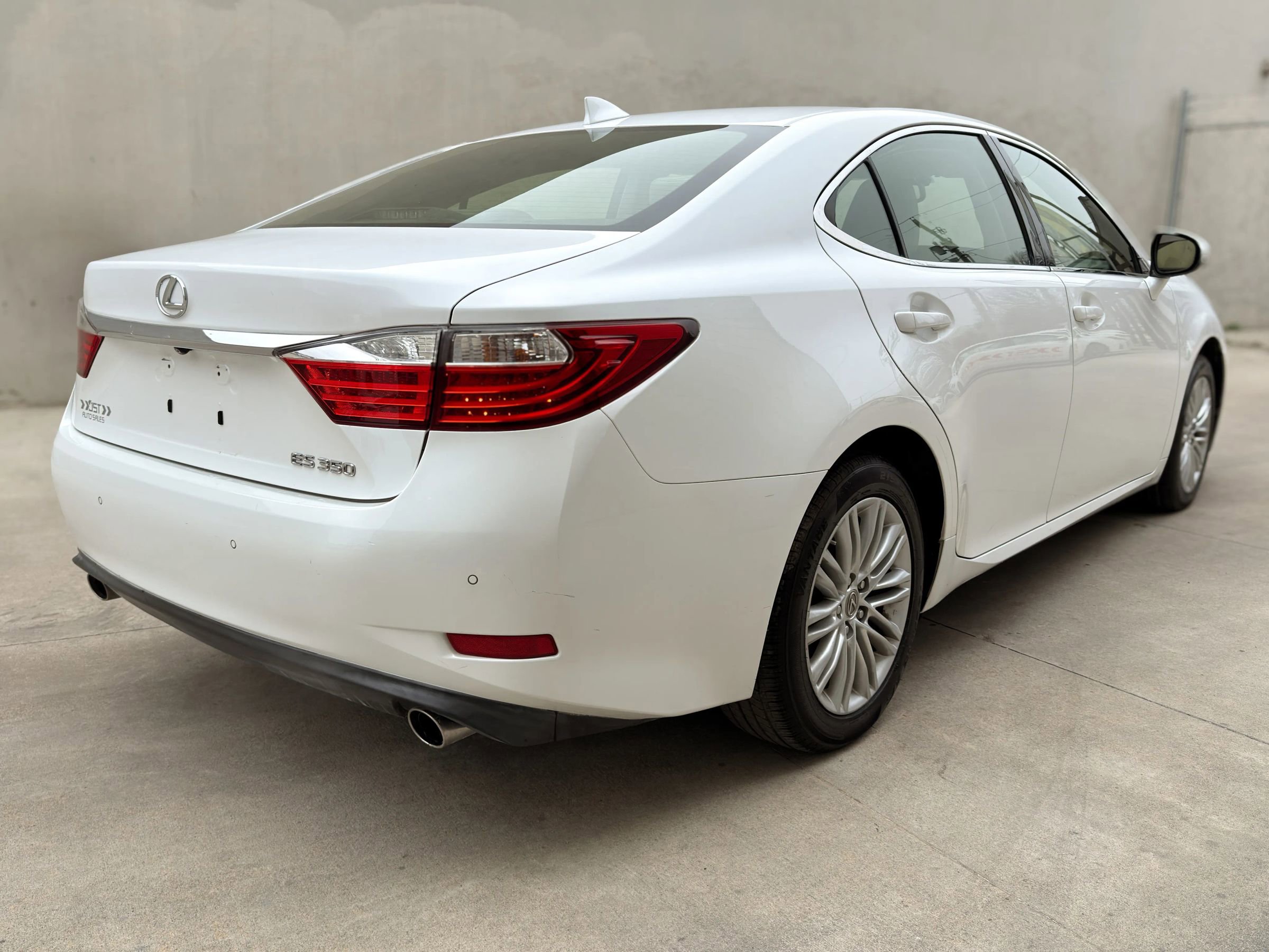 Used 2015 Lexus ES 350 w/ Luxury Package image 8