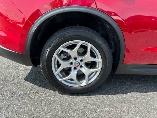 Used 2020 Alfa Romeo Stelvio RWD image 29