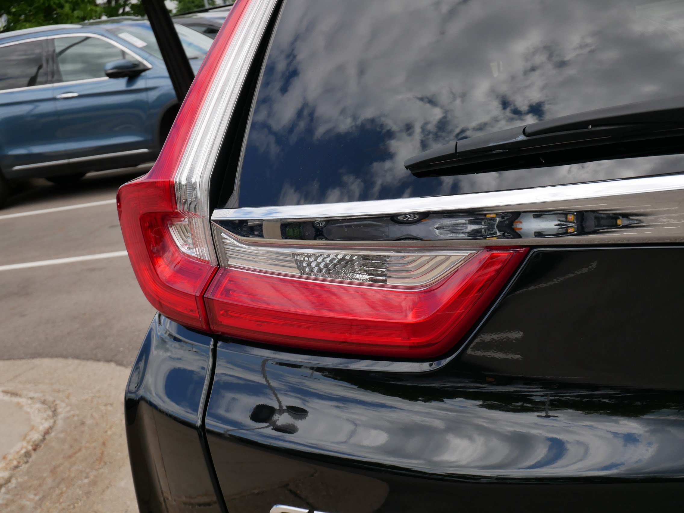 Certified 2018 Honda CR-V Touring image 17