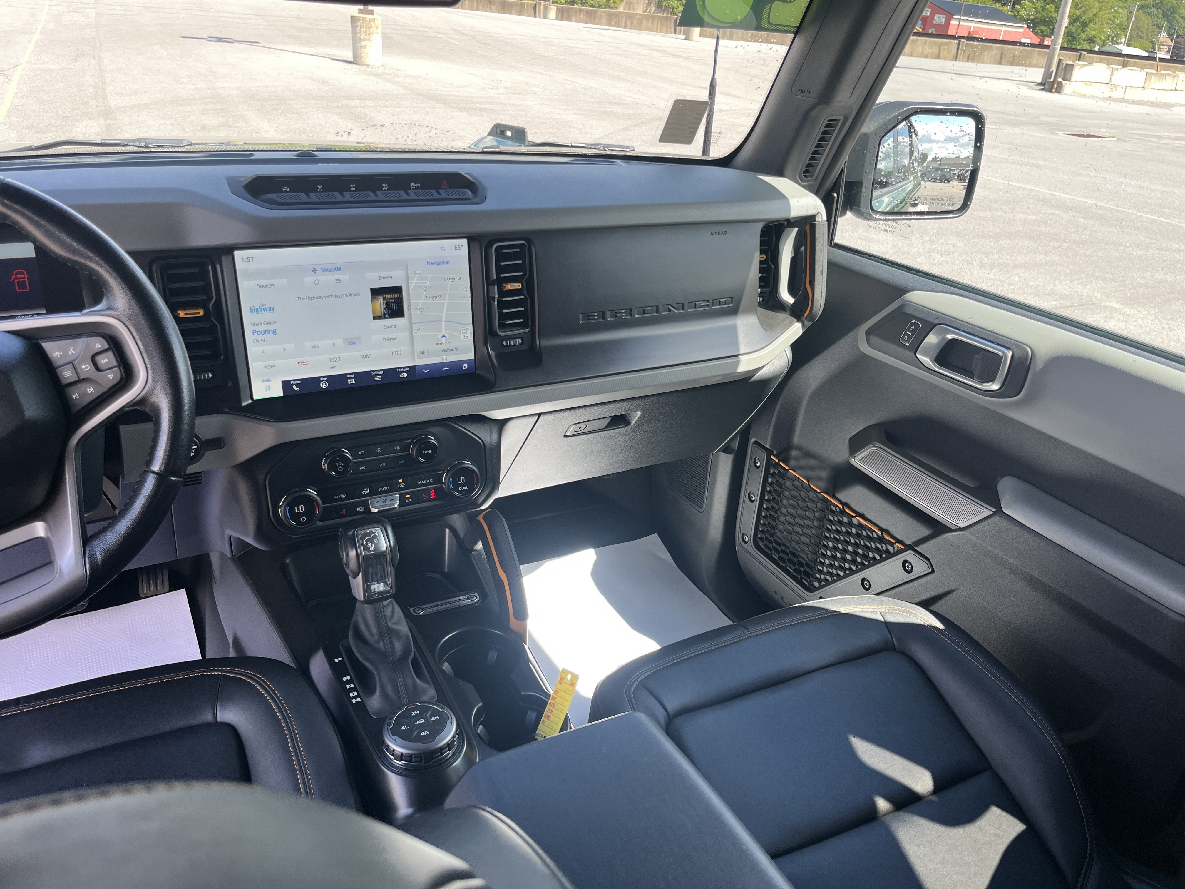 Used 2023 Ford Bronco Badlands w/ Sasquatch Package AWD/4WD image 7