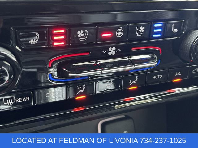 Used 2023 Jeep Grand Cherokee Summit w/ Luxury Tech Group V image 37