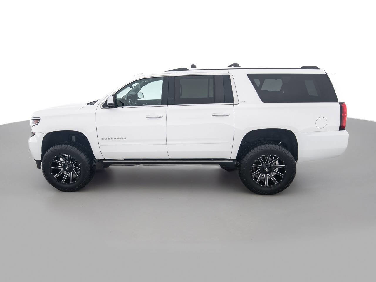 Used 2015 Chevrolet Suburban LTZ image 7