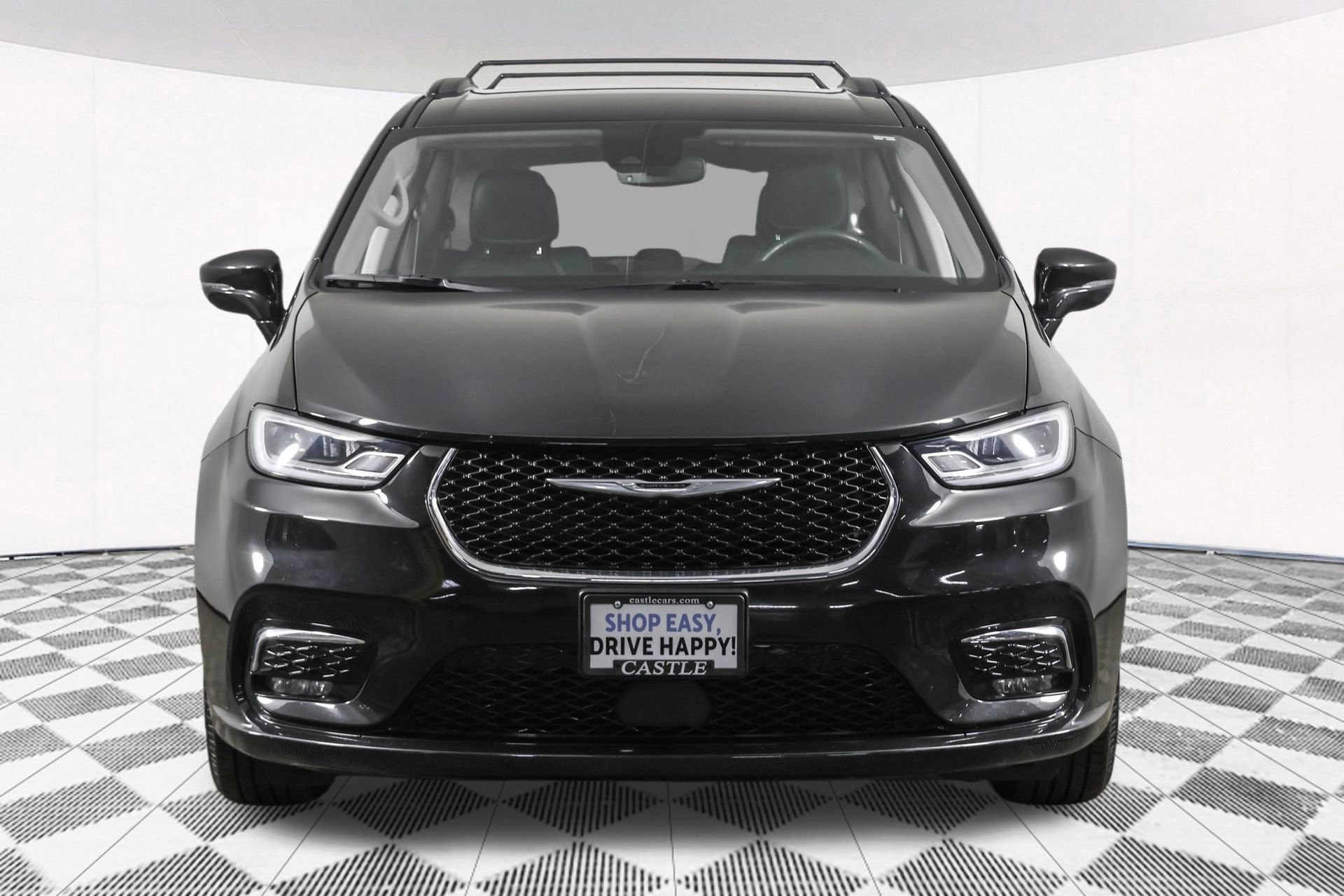 Used 2022 Chrysler Pacifica Touring-L image 10