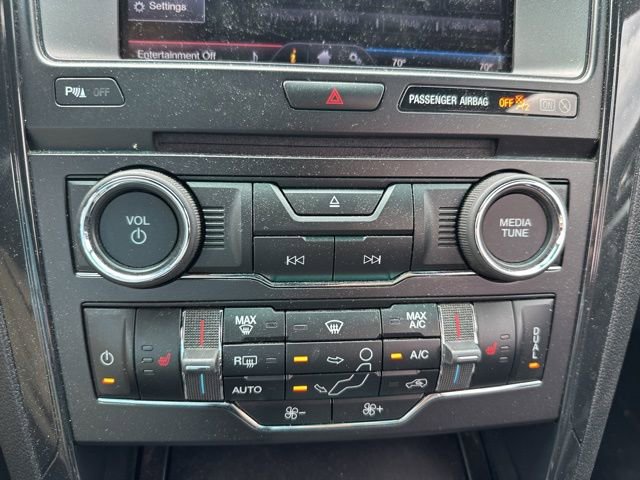 Used 2016 Ford Explorer XLT w/ Equipment Group 202A AWD/4WD image 19