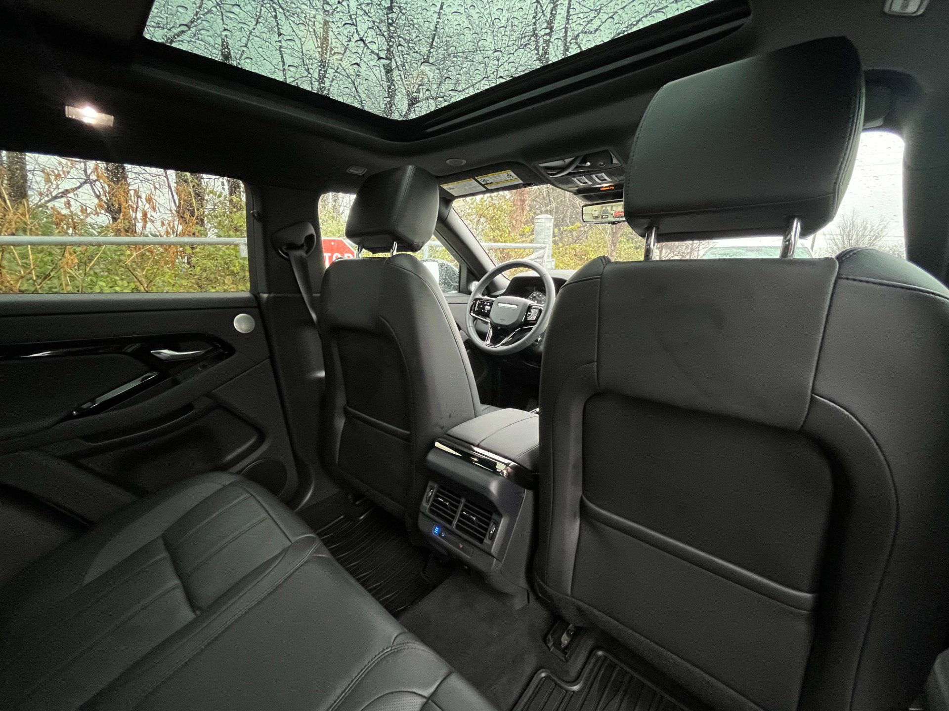 Used 2024 Land Rover Range Rover Evoque Dynamic SE image 39