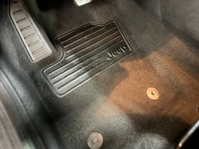 Used 2019 Jeep Renegade Latitude FWD image 16