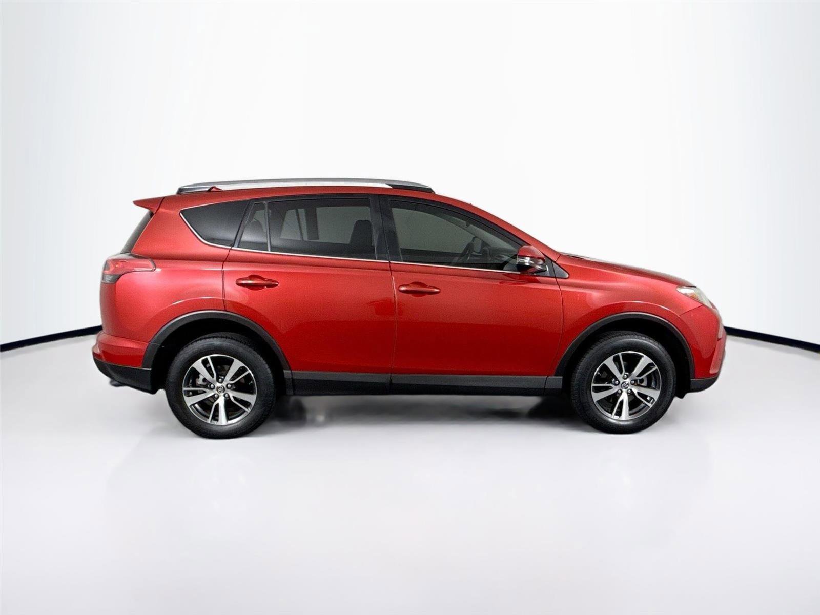 Used 2017 Toyota RAV4 XLE image 9