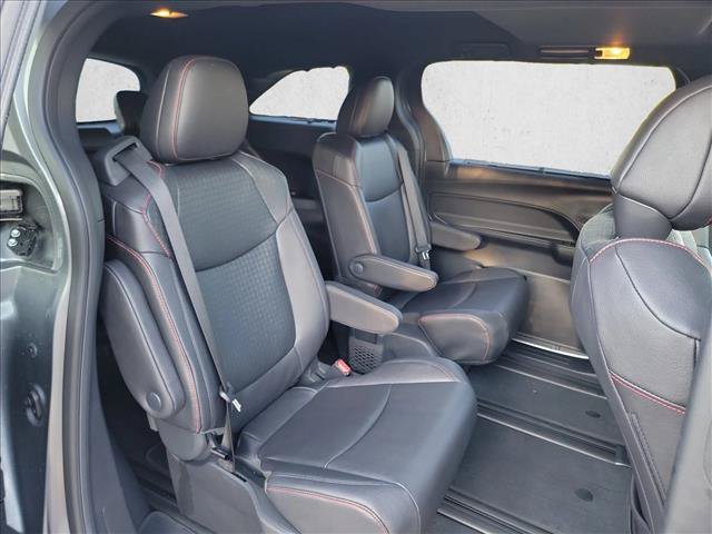 Used 2026 Toyota Sienna XSE FWD image 16
