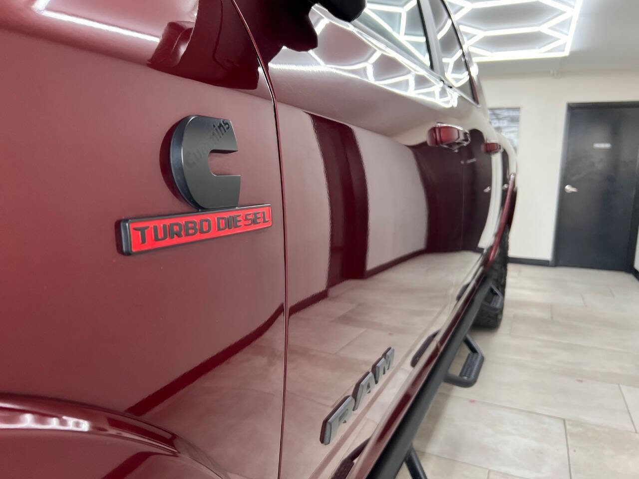 Used 2020 RAM 2500 Laramie w/ Night Edition image 9