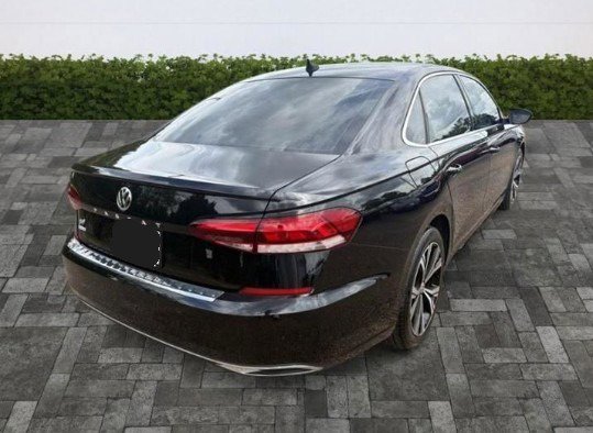 Used 2021 Volkswagen Passat 2.0T SE FWD image 2
