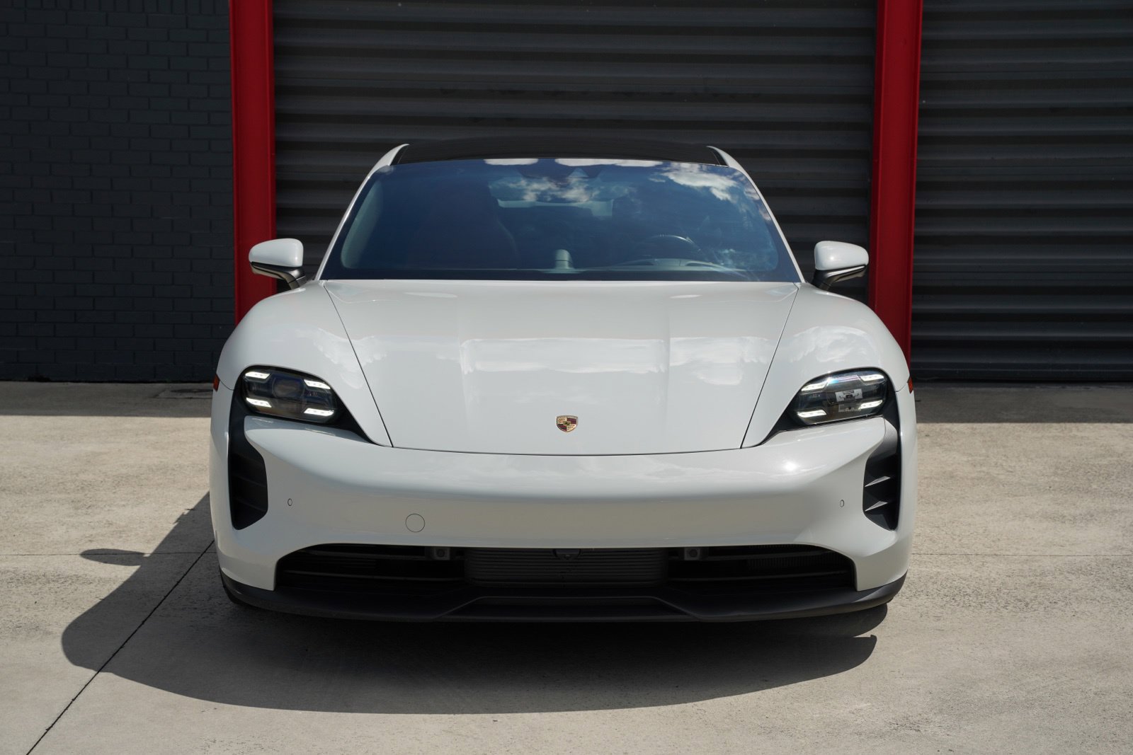 Used 2020 Porsche Taycan 4S AWD/4WD image 4