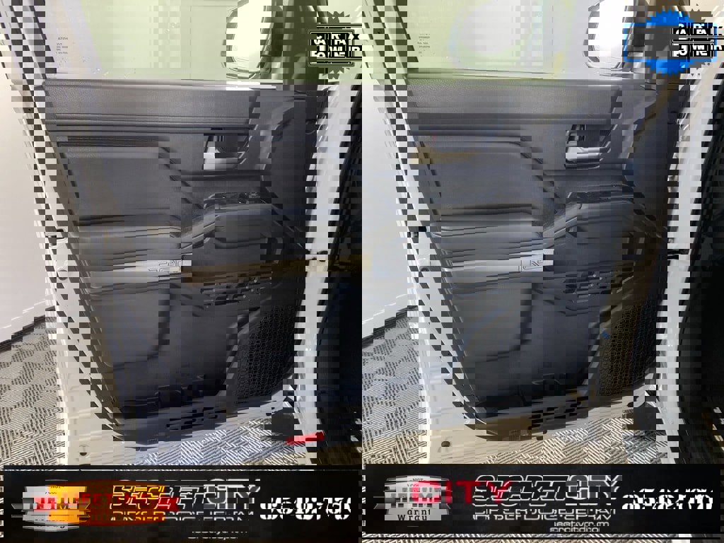 Used 2025 Toyota Tacoma TRD Off-Road image 12