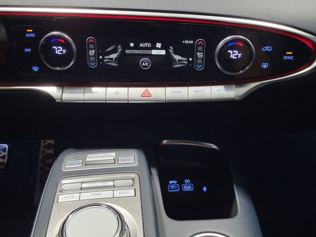 Used 2022 Genesis GV70 3.5T Sport image 25