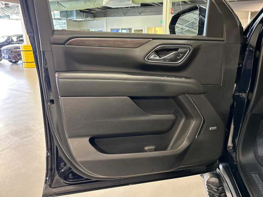 Used 2023 Chevrolet Tahoe Z71 w/ Z71 Off-Road Package AWD/4WD image 9