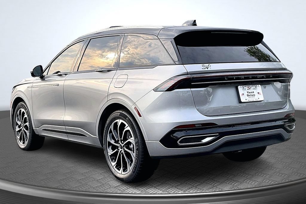 New 2026 Lincoln Nautilus Reserve AWD/4WD image 3