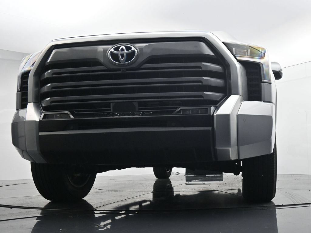 Used 2024 Toyota Tundra Limited AWD/4WD image 33