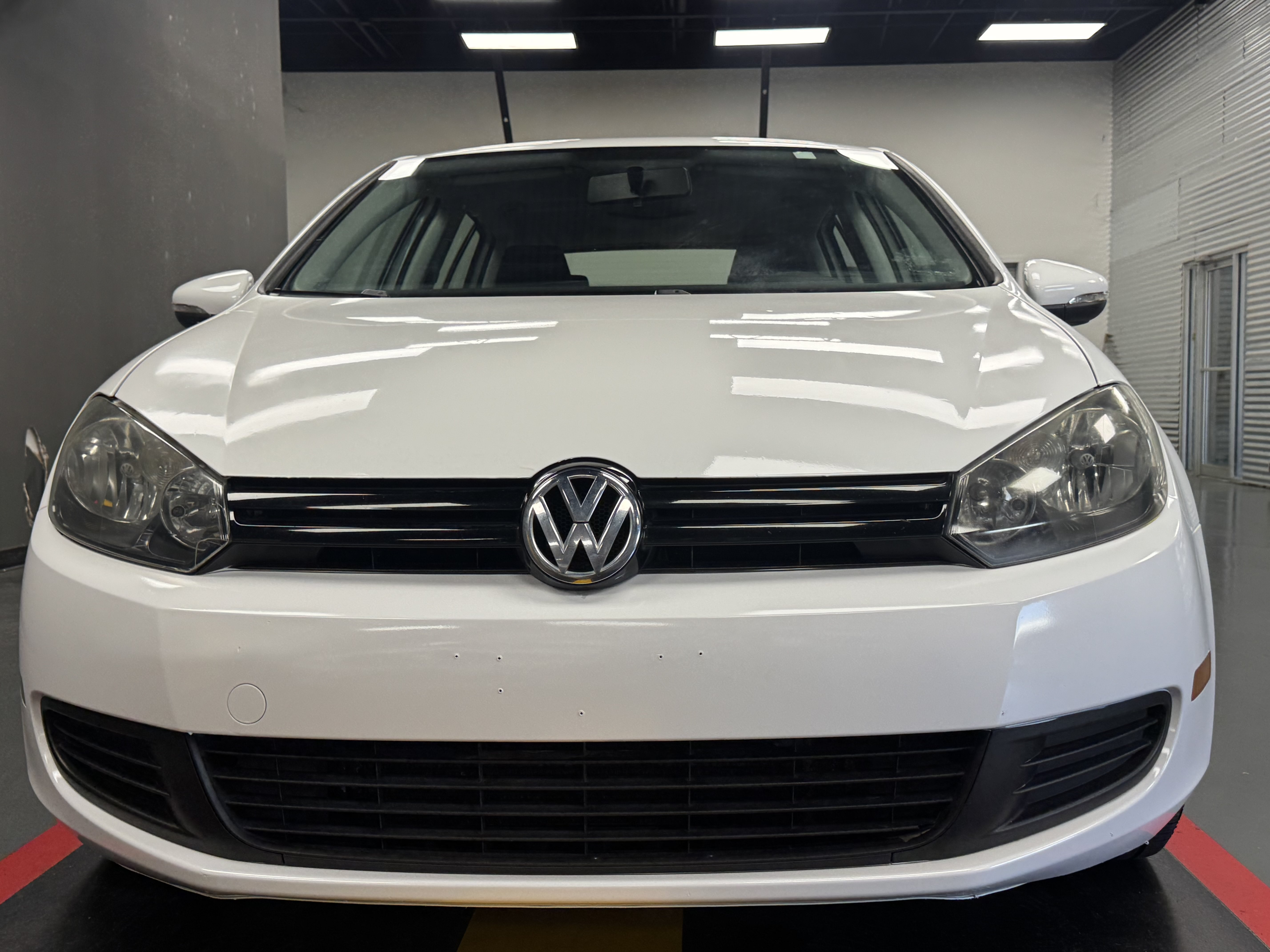 Used 2012 Volkswagen Golf 4-Door FWD image 8