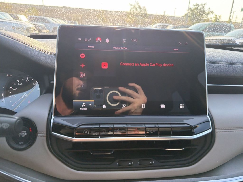 Certified 2023 Jeep Compass Limited AWD/4WD image 7