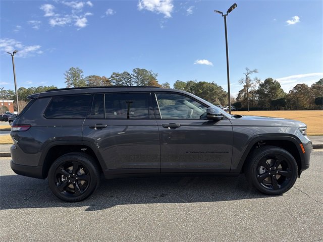 New 2025 Jeep Grand Cherokee L Altitude image 4