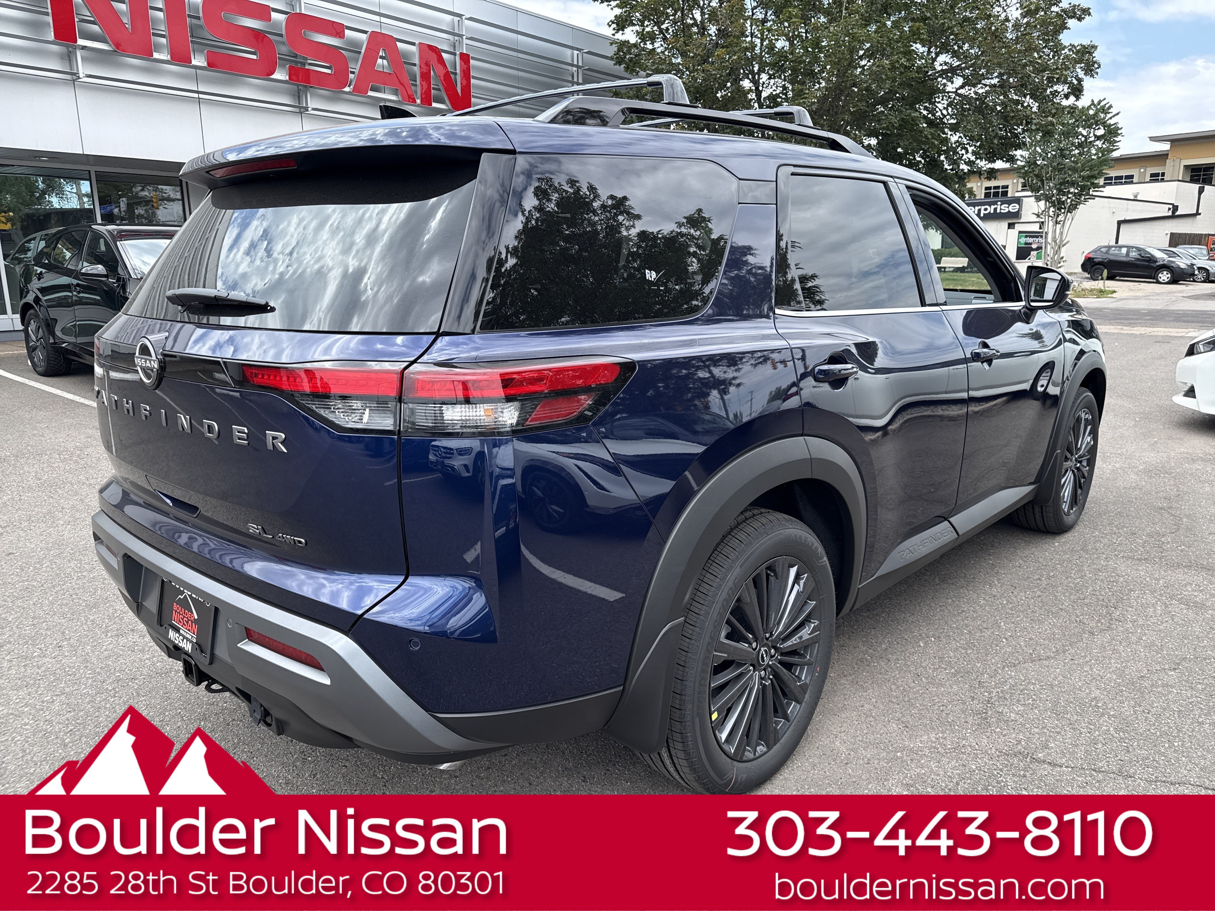 New 2026 Nissan Pathfinder SL w/ SL Premium Package AWD/4WD image 7