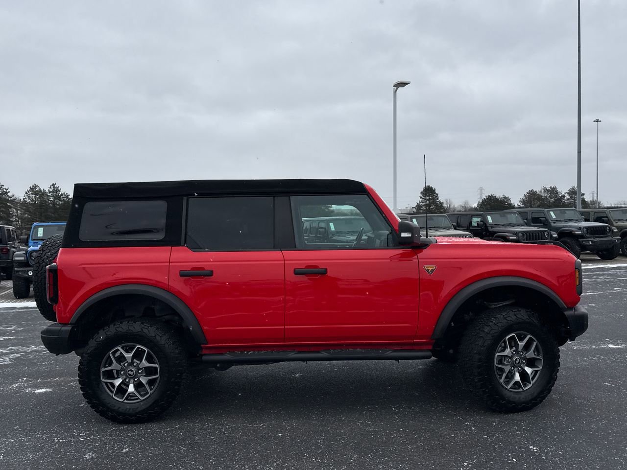 Used 2022 Ford Bronco Badlands image 2