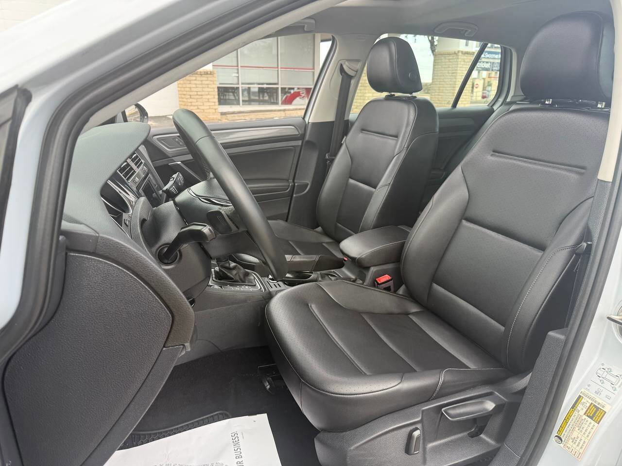 Used 2020 Volkswagen Golf 4-Door image 11