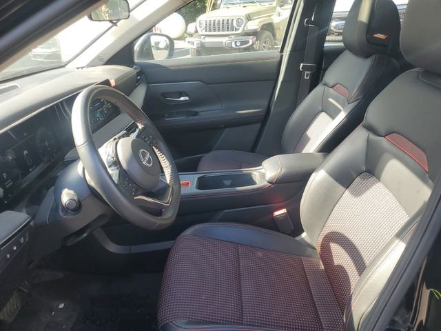 Certified 2025 Nissan Kicks SR w/ SR Premium Package FWD image 18