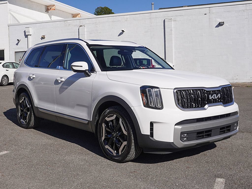 Used 2024 Kia Telluride EX X-Line AWD/4WD image 2