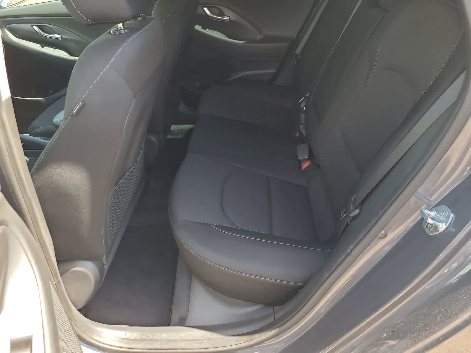 Used 2018 Hyundai Elantra GT FWD image 21