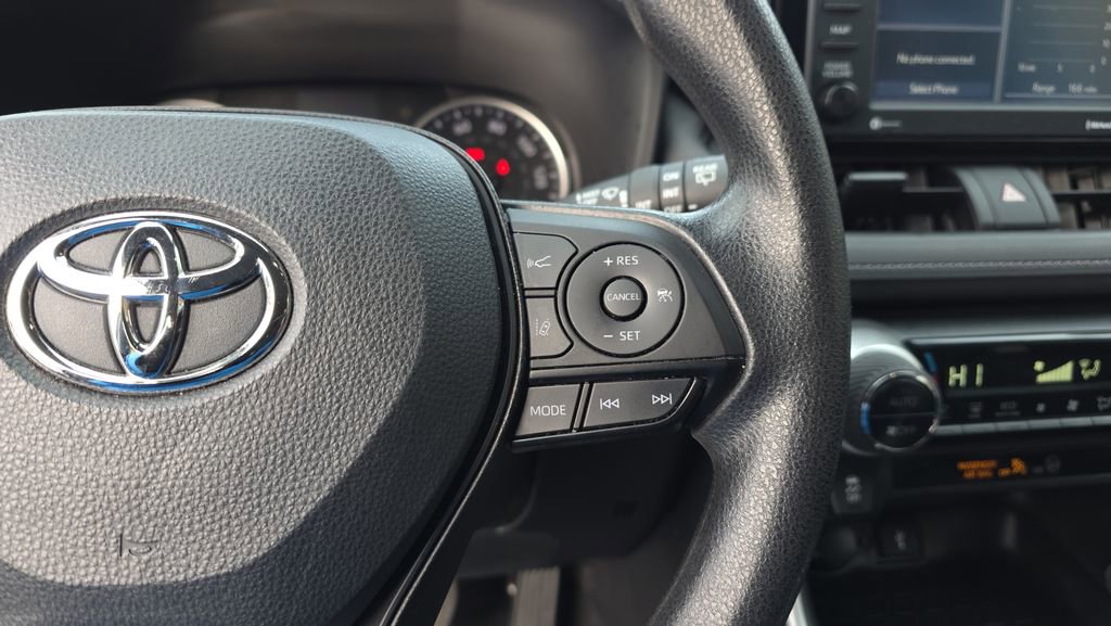 Used 2022 Toyota RAV4 XLE image 20