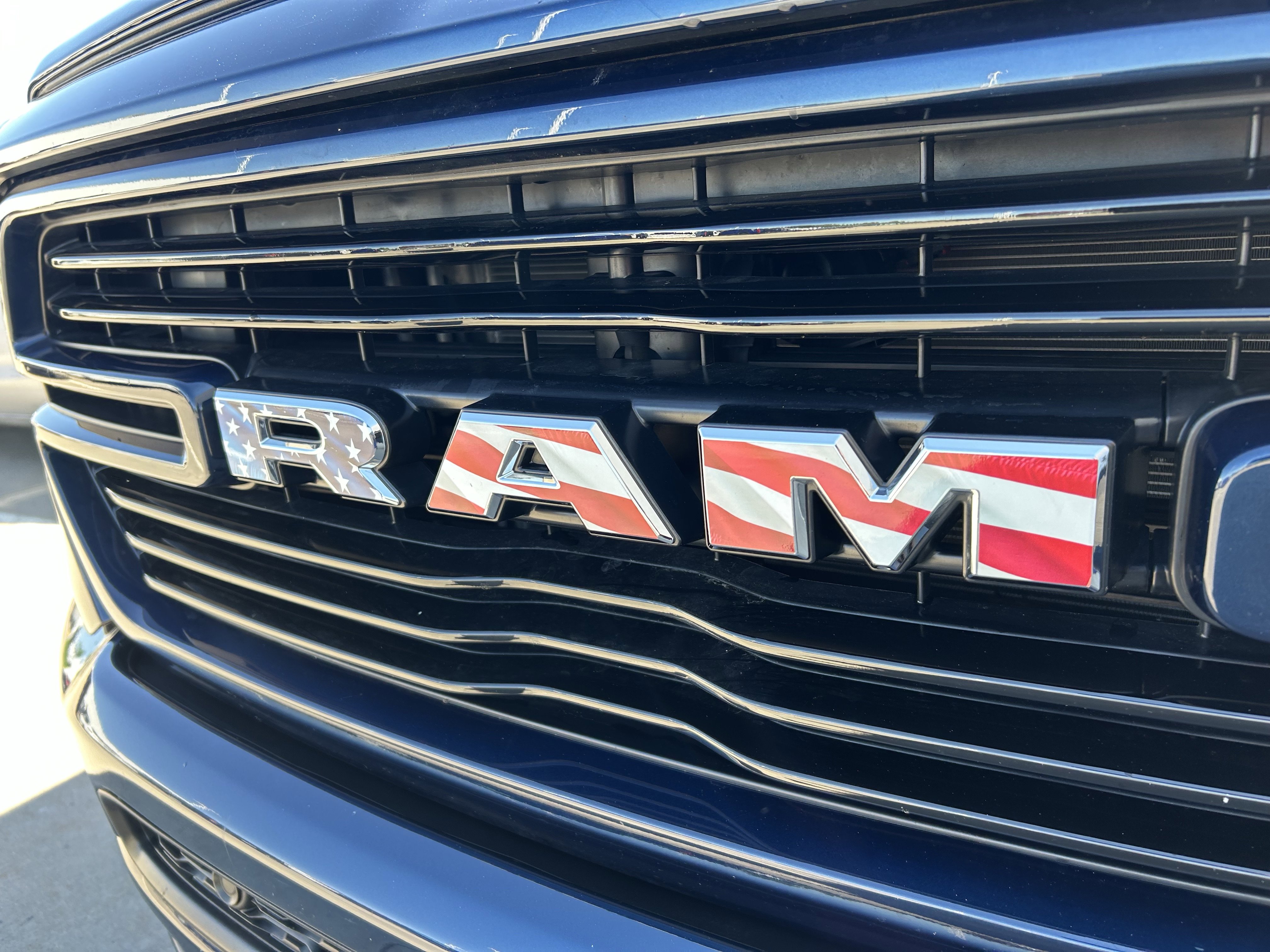 Used 2022 RAM 1500 Laramie w/ Sport Appearance Package AWD/4WD image 10