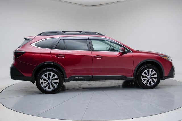 Used 2020 Subaru Outback Premium image 6